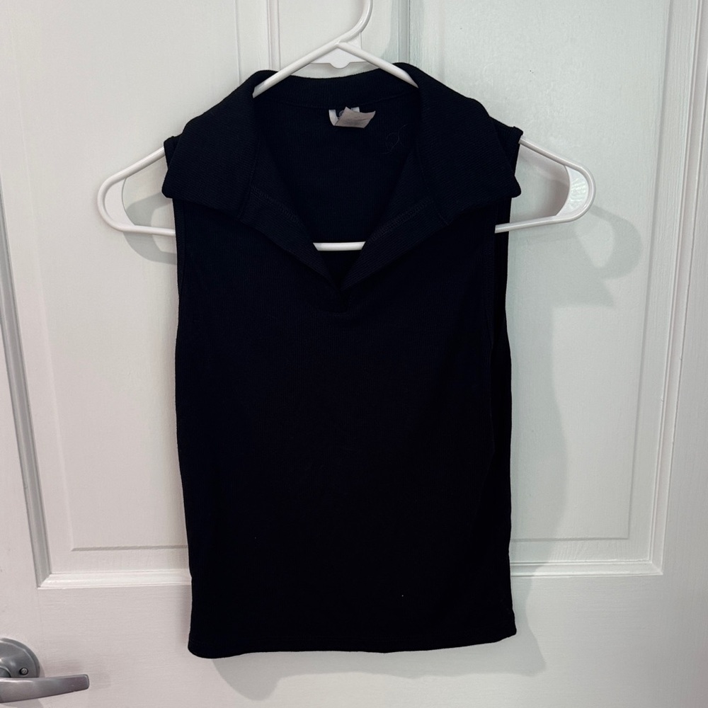 Onzie Ribbed Black Sleeveless Collared Top